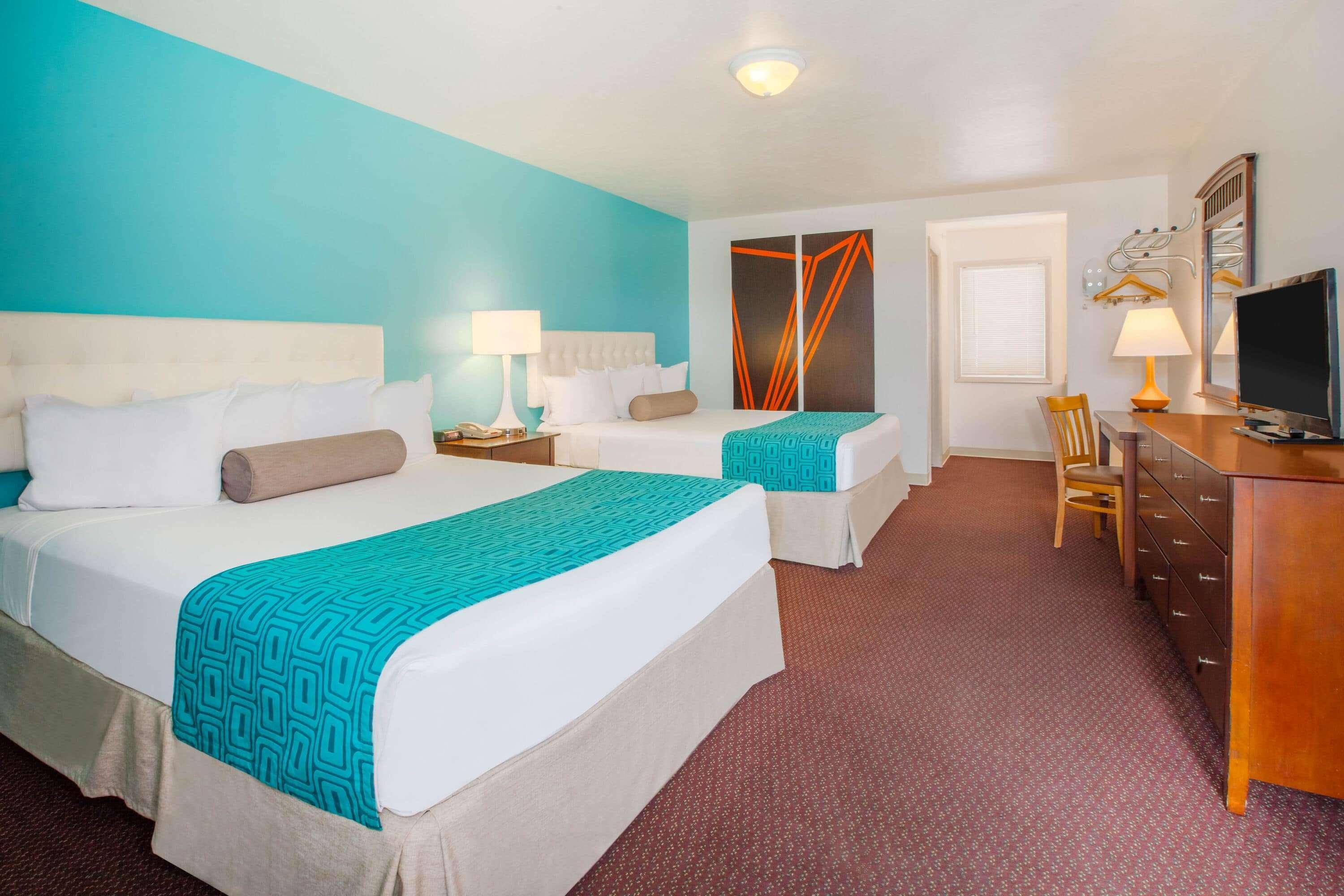 Howard Johnson By Wyndham Traverse Stadt Exterior foto