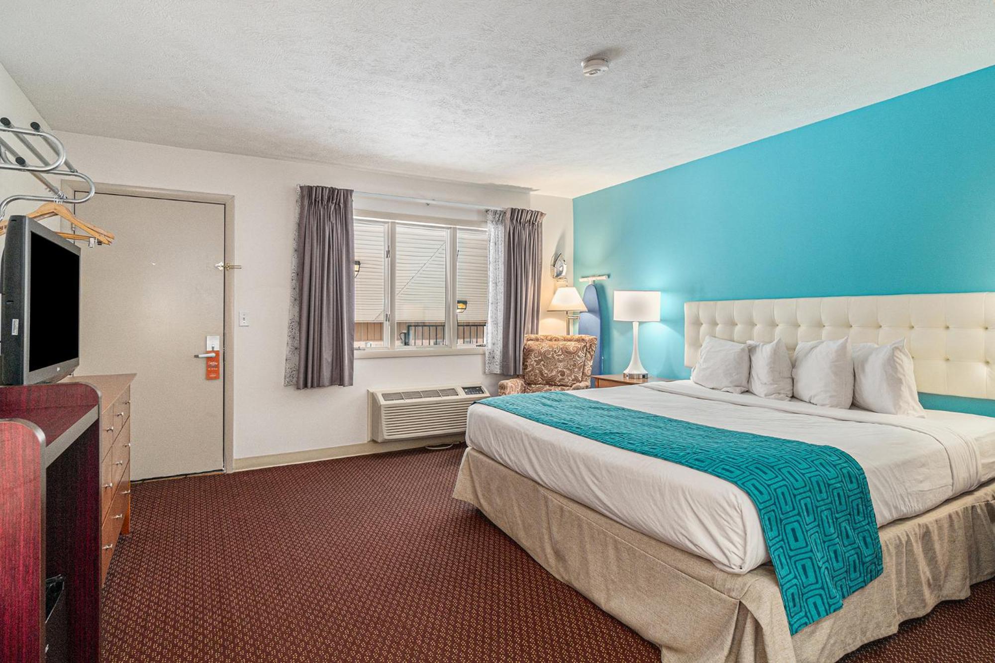 Howard Johnson By Wyndham Traverse Stadt Exterior foto